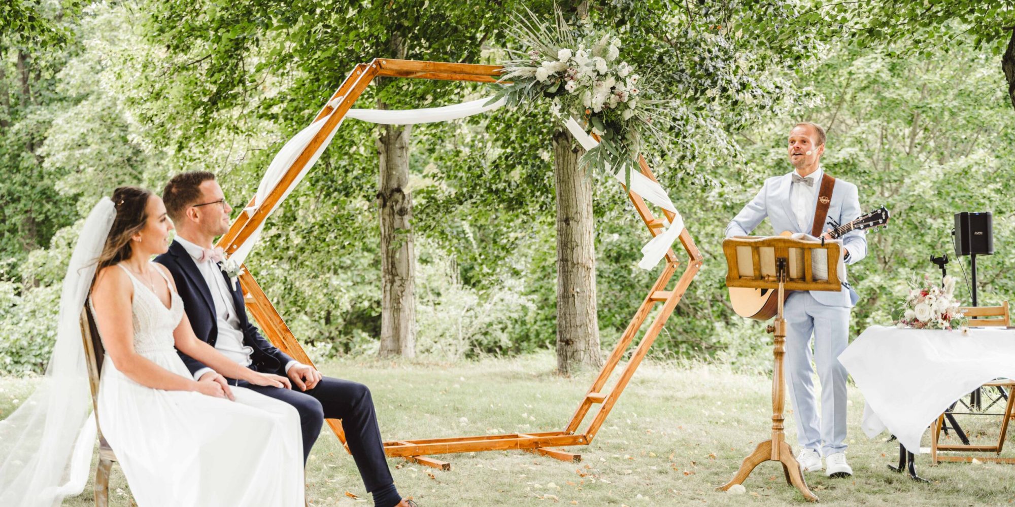 Brautpaar Trauung Hochzeitsplanung